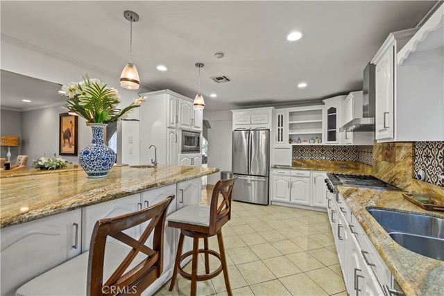 790 N El Molino, Pasadena, CA 91104