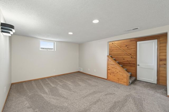 657 79th Avenue NE, Spring Lake Park, MN 55432