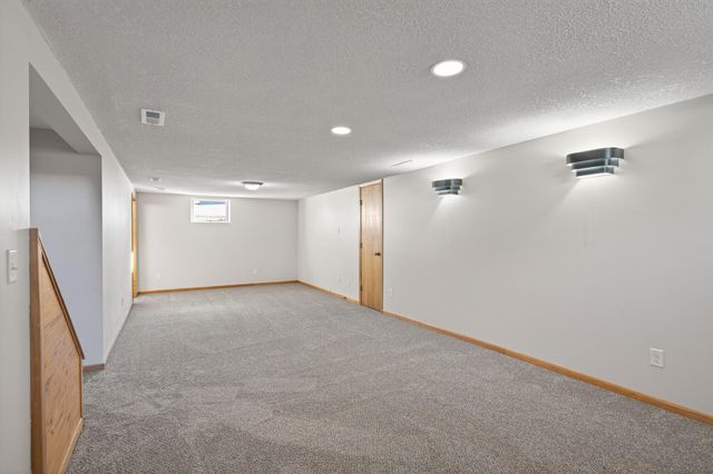 657 79th Avenue NE, Spring Lake Park, MN 55432