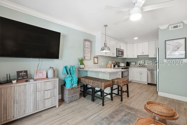 4 N Forest Beach Dr Apt 105, Hilton Head Island, SC 29928