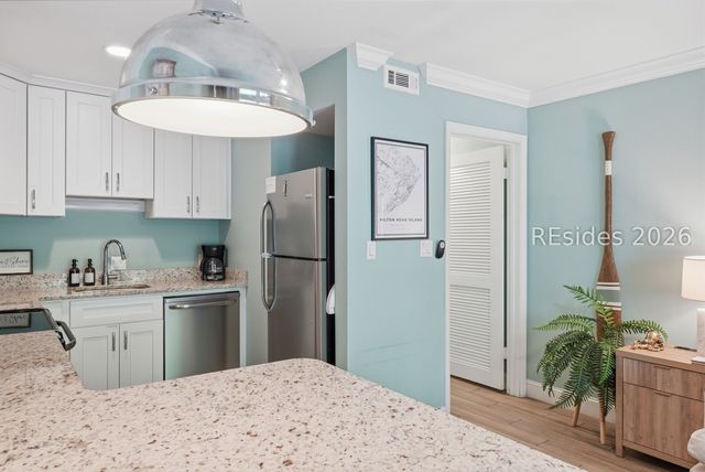 4 N Forest Beach Dr Apt 105, Hilton Head Island, SC 29928