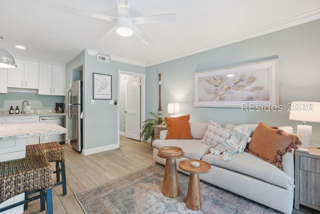 4 N Forest Beach Dr Apt 105, Hilton Head Island, SC 29928