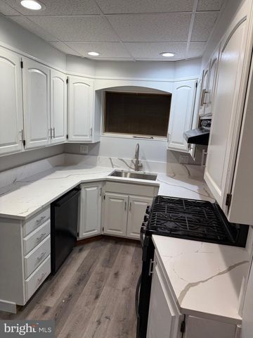 399 SUNSET RD, Reading, PA 19611