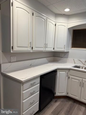 399 SUNSET RD, Reading, PA 19611