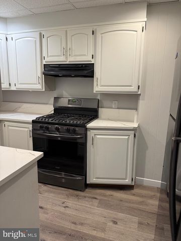 399 SUNSET RD, Reading, PA 19611