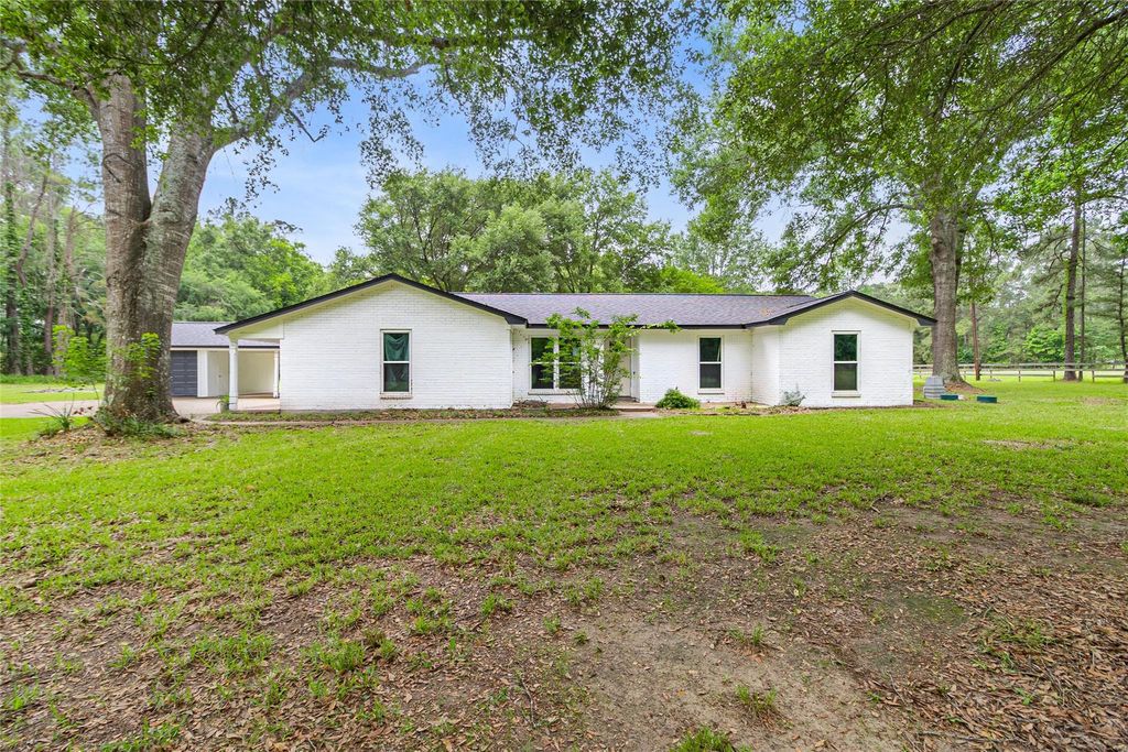 74 Robinson Road, Huntsville, TX 77320
