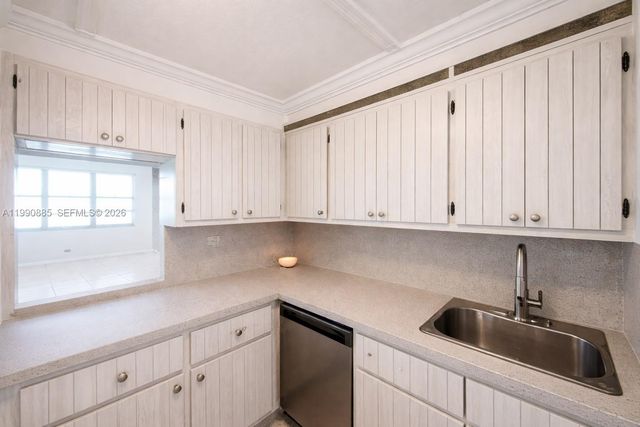 6039 Collins Ave PH10, Miami Beach, FL 33140