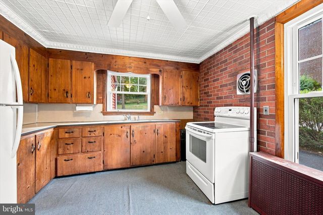 250 NEW ST, Spring City, PA 19475