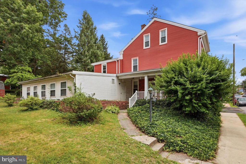 250 NEW ST, Spring City, PA 19475