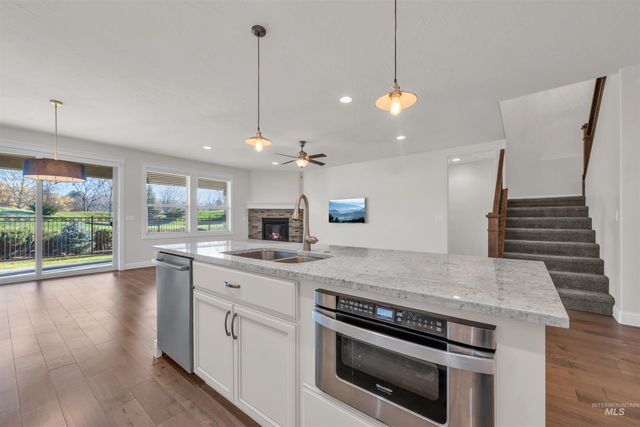 3258 S Arctic Fox Avenue, Eagle, ID 83616