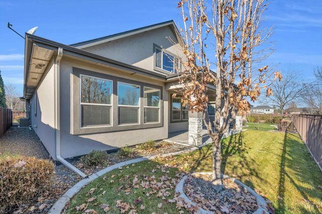 3258 S Arctic Fox Avenue, Eagle, ID 83616