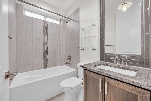 3258 S Arctic Fox Avenue, Eagle, ID 83616