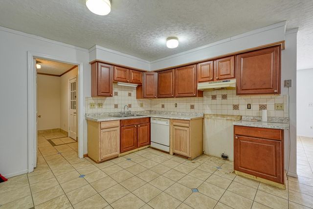 2560 W Croft Circle, Spartanburg, SC 29302