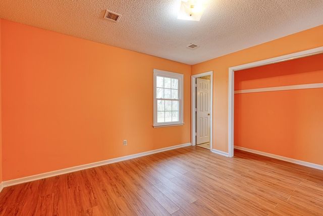 2560 W Croft Circle, Spartanburg, SC 29302