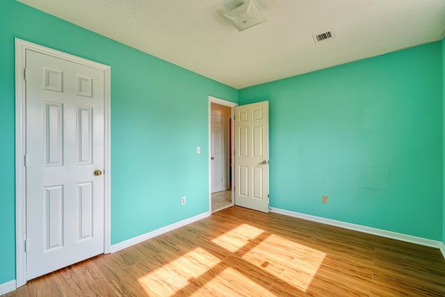 2560 W Croft Circle, Spartanburg, SC 29302