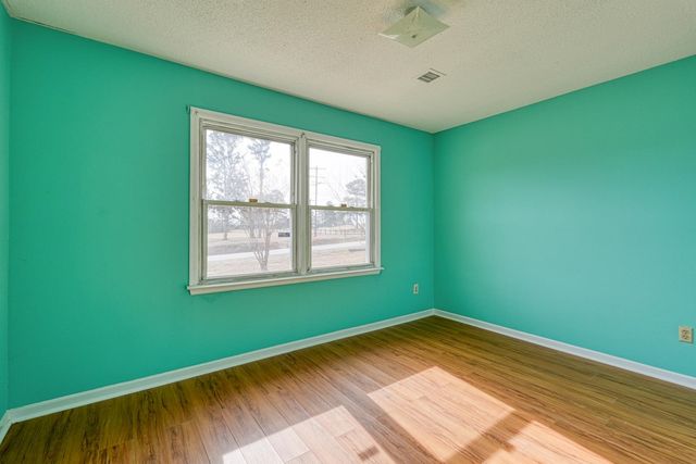 2560 W Croft Circle, Spartanburg, SC 29302