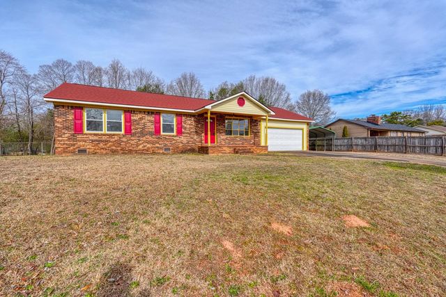 2560 W Croft Circle, Spartanburg, SC 29302