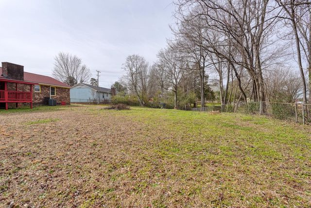 2560 W Croft Circle, Spartanburg, SC 29302