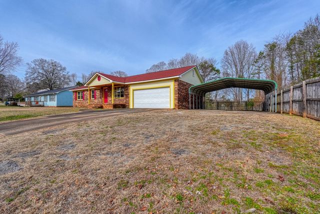 2560 W Croft Circle, Spartanburg, SC 29302