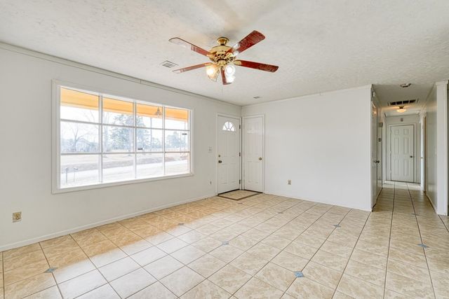 2560 W Croft Circle, Spartanburg, SC 29302