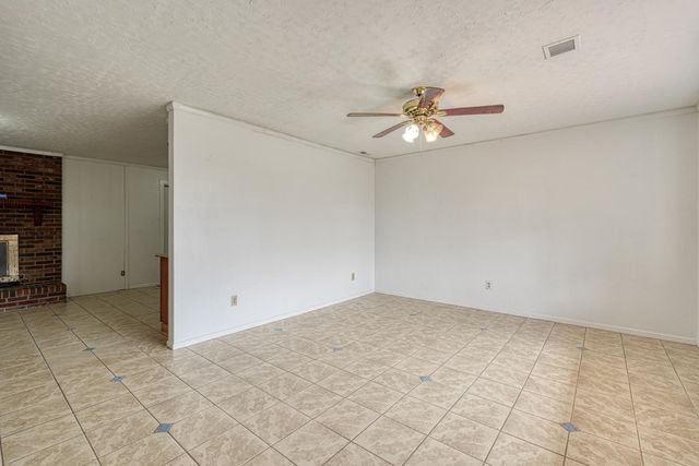 2560 W Croft Circle, Spartanburg, SC 29302