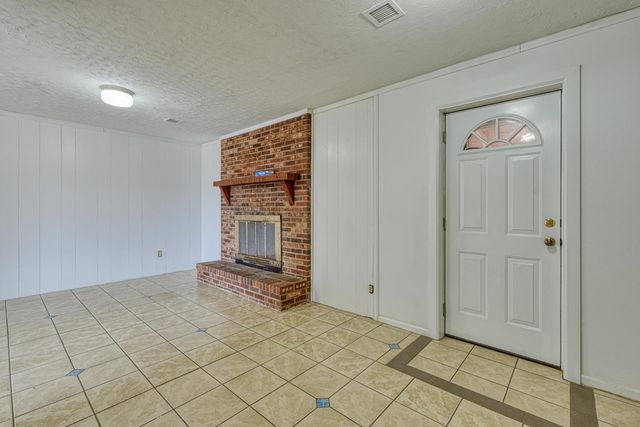 2560 W Croft Circle, Spartanburg, SC 29302