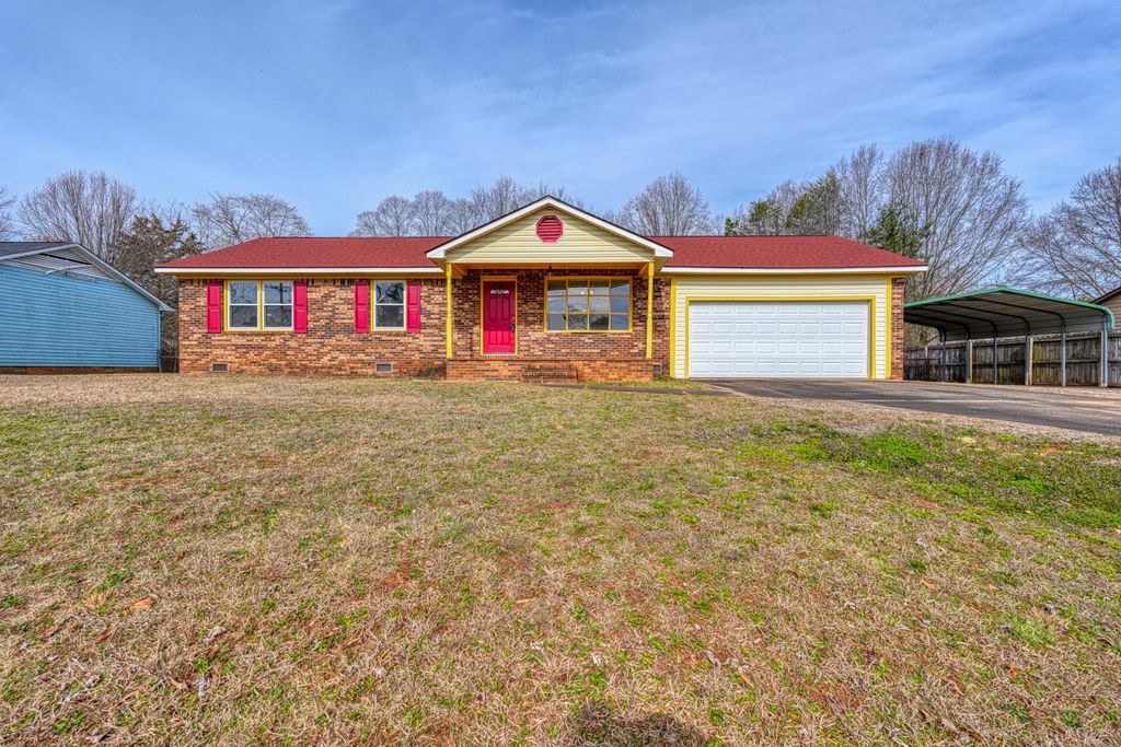 2560 W Croft Circle, Spartanburg, SC 29302