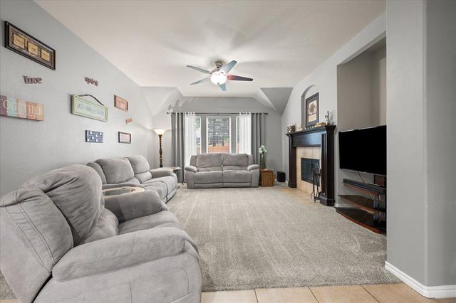8694 Mallard Lane, Edmond, OK 73034