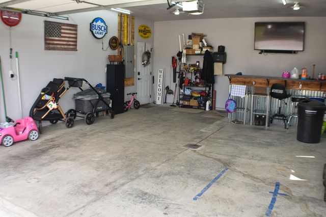 6778 69th Avenue S, Horace, ND 58047