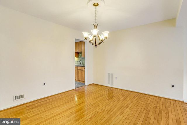 8003 BETHELEN WOODS LN, Springfield, VA 22153