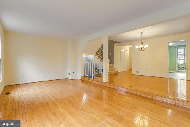 8003 BETHELEN WOODS LN, Springfield, VA 22153