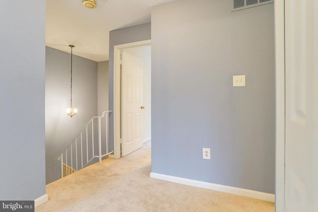 8003 BETHELEN WOODS LN, Springfield, VA 22153