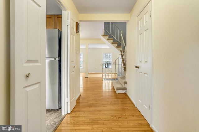 8003 BETHELEN WOODS LN, Springfield, VA 22153