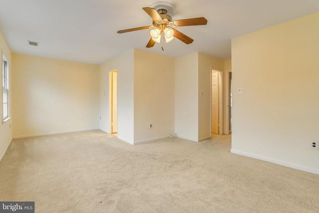 8003 BETHELEN WOODS LN, Springfield, VA 22153