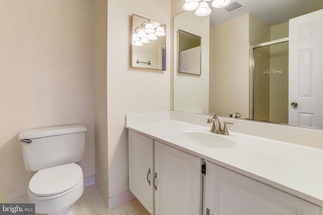 8003 BETHELEN WOODS LN, Springfield, VA 22153