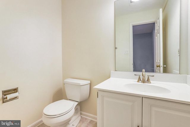 8003 BETHELEN WOODS LN, Springfield, VA 22153