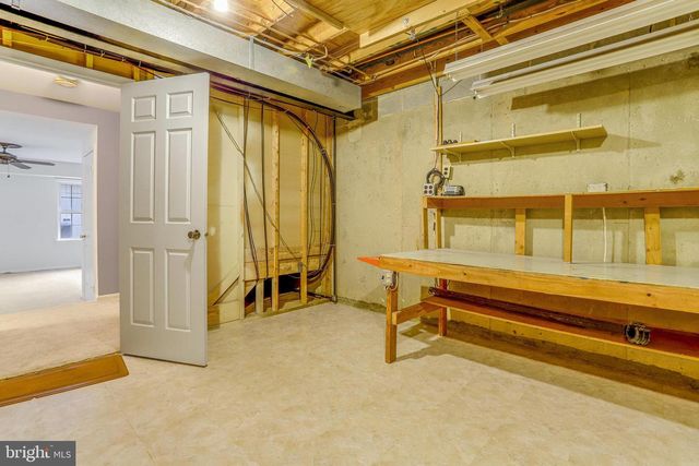 8003 BETHELEN WOODS LN, Springfield, VA 22153