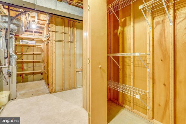 8003 BETHELEN WOODS LN, Springfield, VA 22153