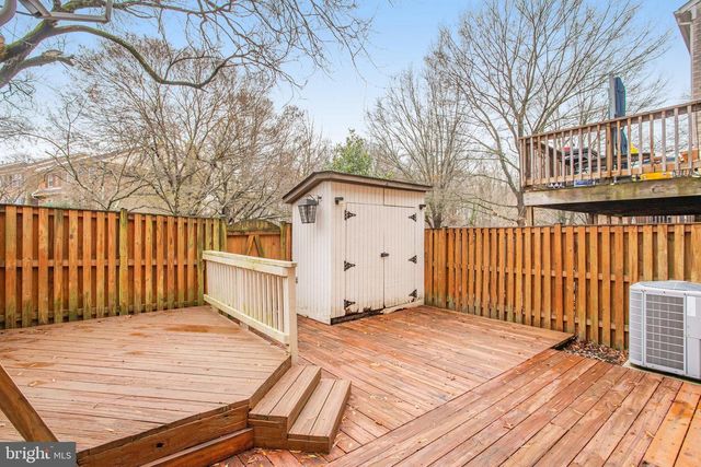 8003 BETHELEN WOODS LN, Springfield, VA 22153