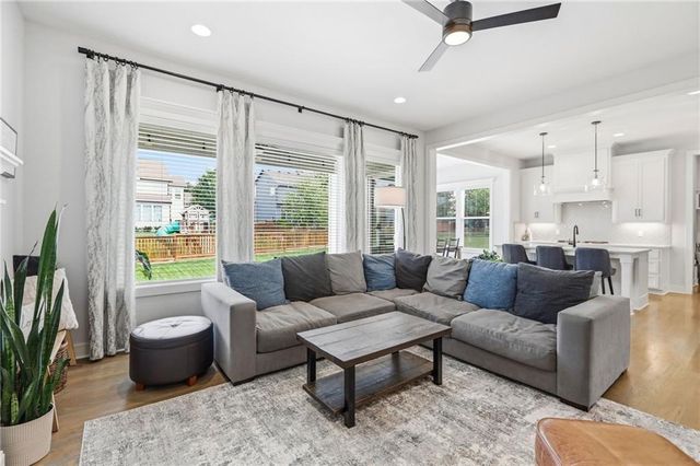 23520 W 90th Street, Lenexa, KS 66227