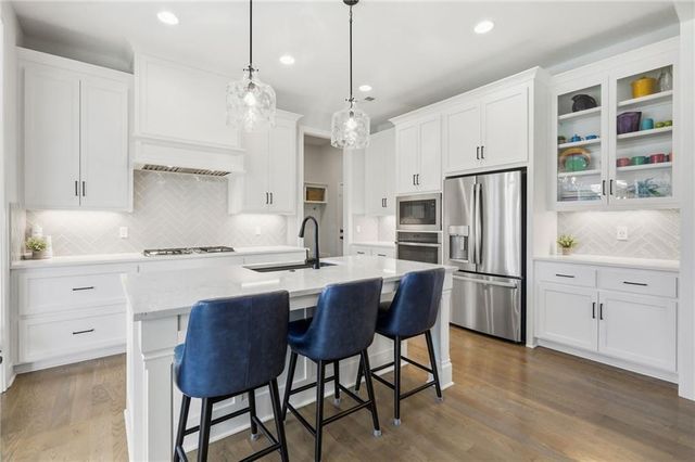 23520 W 90th Street, Lenexa, KS 66227