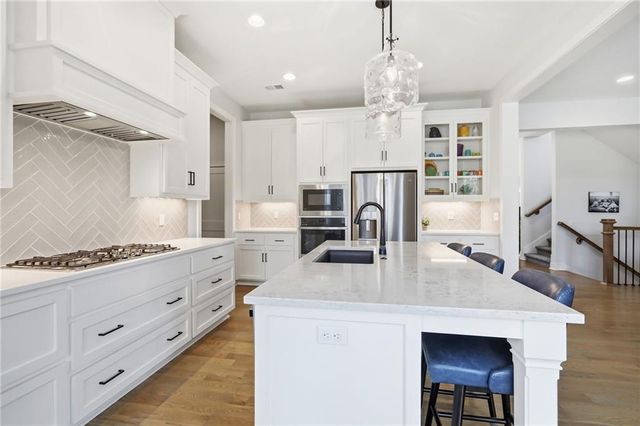 23520 W 90th Street, Lenexa, KS 66227