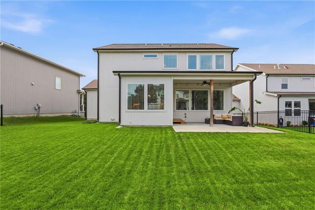 23520 W 90th Street, Lenexa, KS 66227