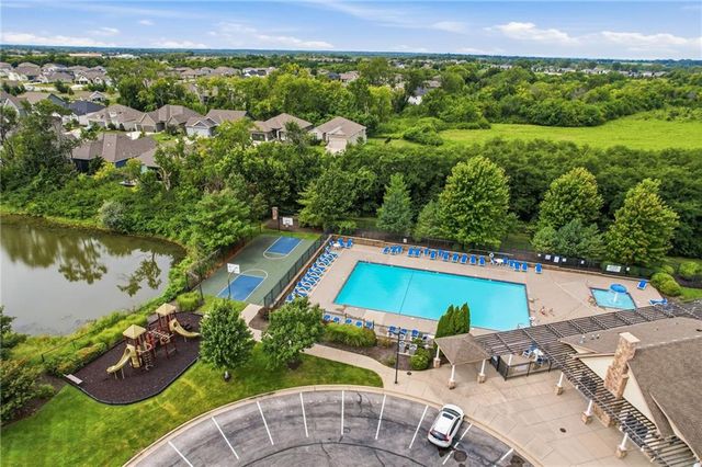 23520 W 90th Street, Lenexa, KS 66227