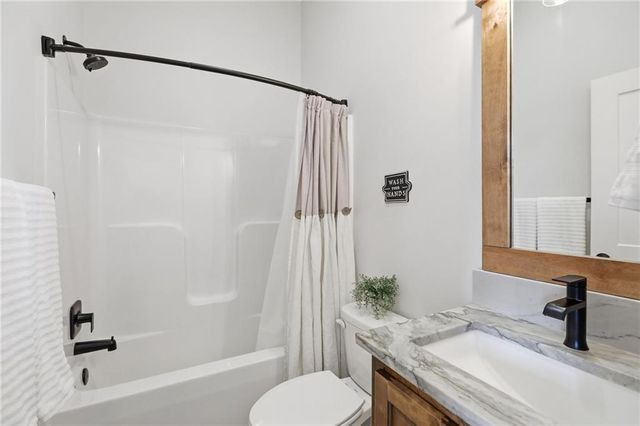 23520 W 90th Street, Lenexa, KS 66227