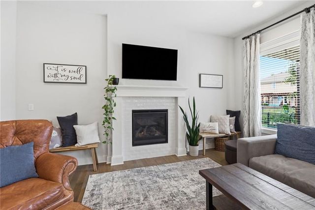 23520 W 90th Street, Lenexa, KS 66227
