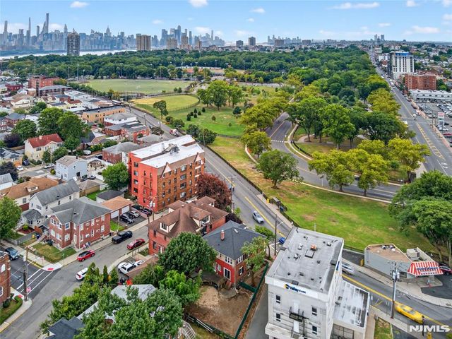 307 Fairview Avenue, Fairview, NJ 07022