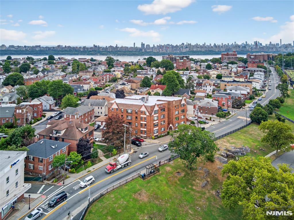 307 Fairview Avenue, Fairview, NJ 07022