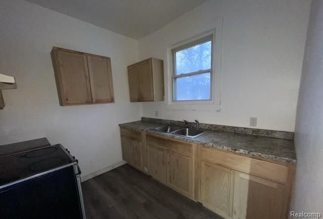 3316 Glynn Court, Detroit, MI 48206