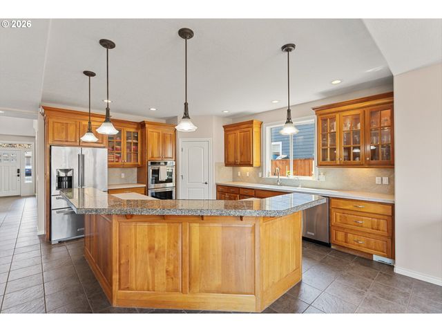 12100 HAZELDELL Ave, Oregon City, OR 97045